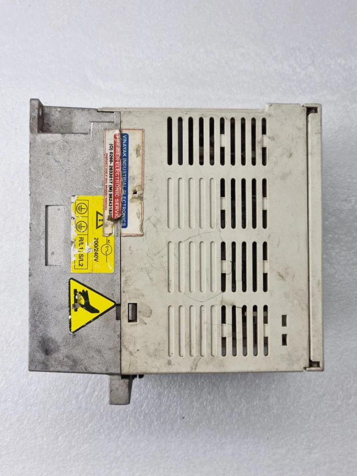 TOSHIBA TRANSISTOR INVERTER VFS11S-2007PL-WN(3) (USED CONDITION)